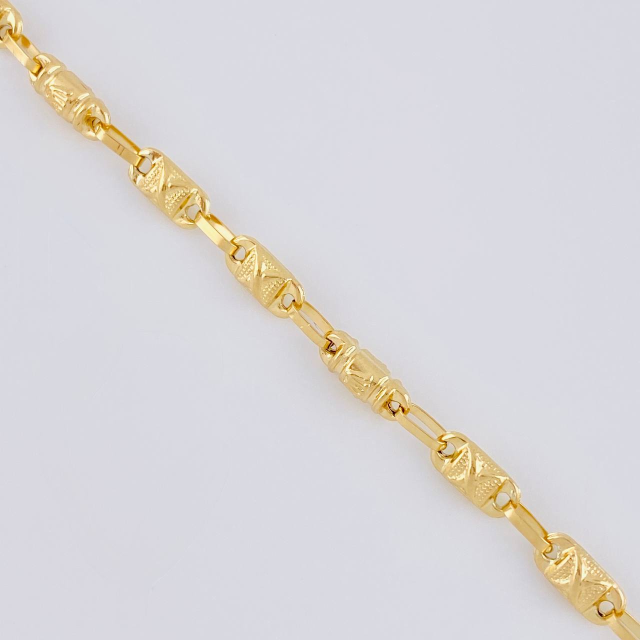 Rustic Chain Crossed Crown 12.4 g / 24 1/4 in / 4.2 mm 18K Yellow Gold