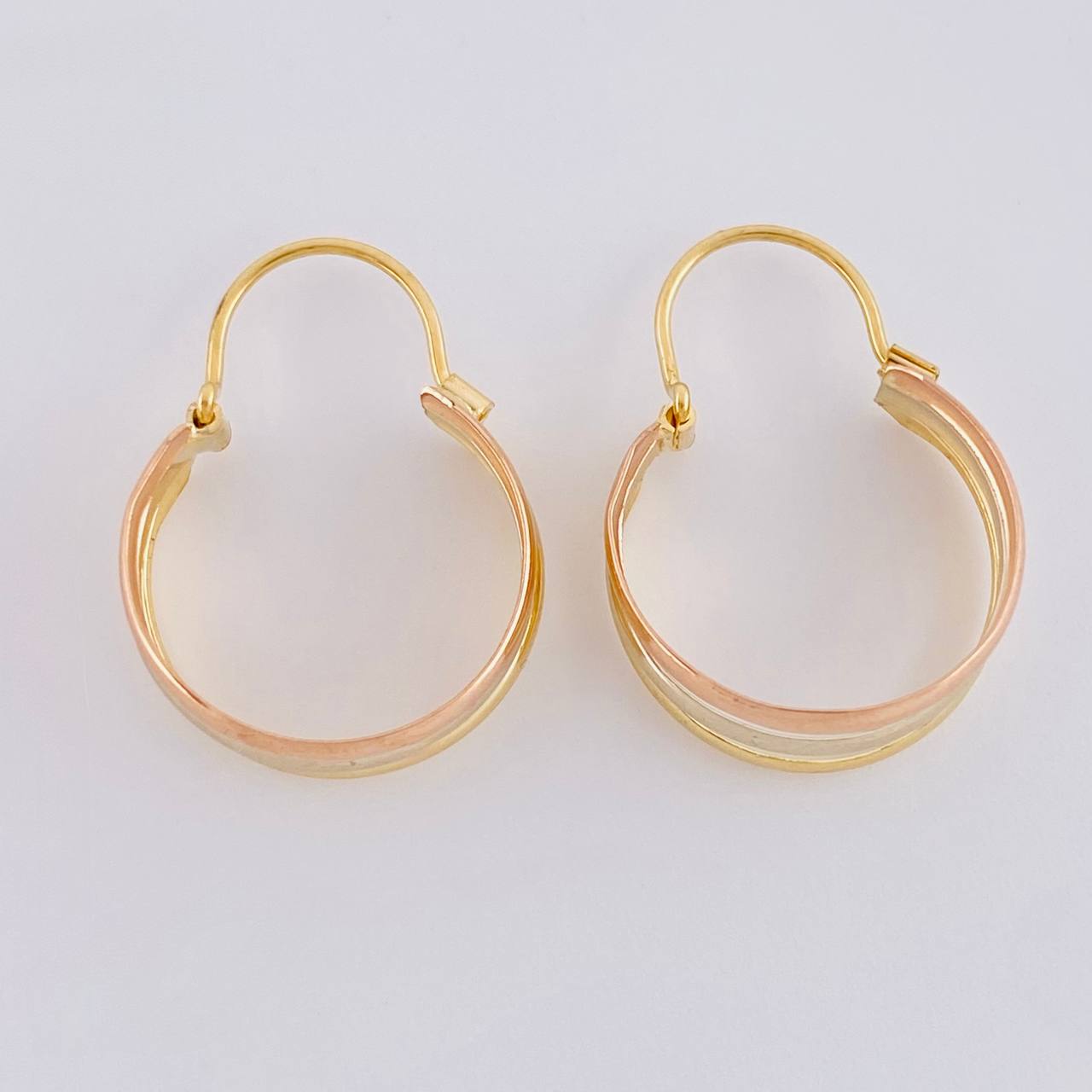 Hoop Earrings Ash Three Lines 1.2 g / 3/4 in Three Golds 18K