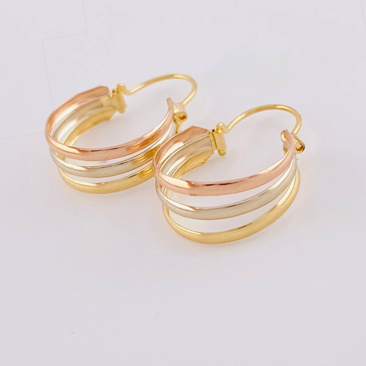 Candongas Ash Tres Lineas 1.25 g / 3/4 in Tres Oros 18K