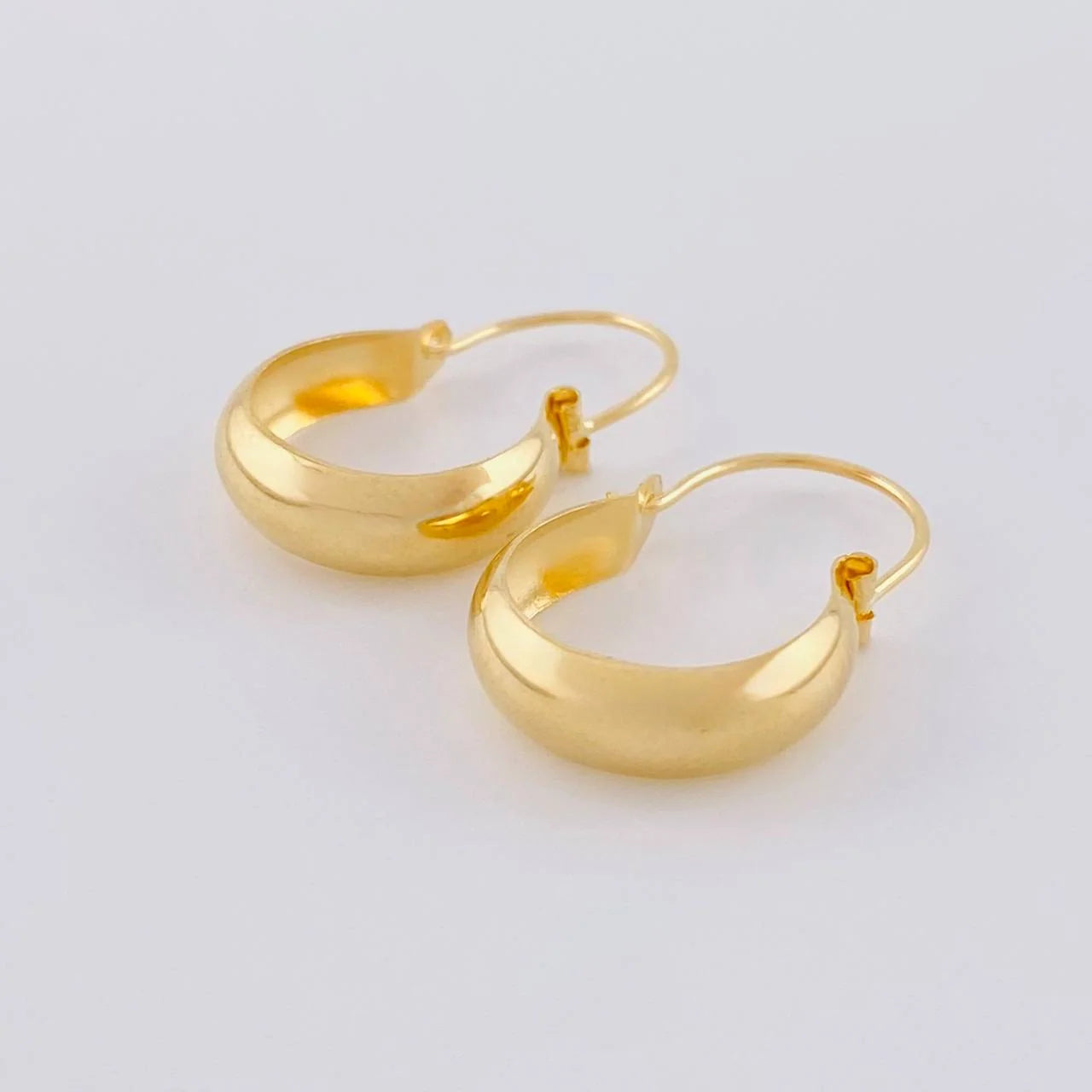 Hoop Earrings Ash 0.95g / 3/4 in 18K Yellow Gold