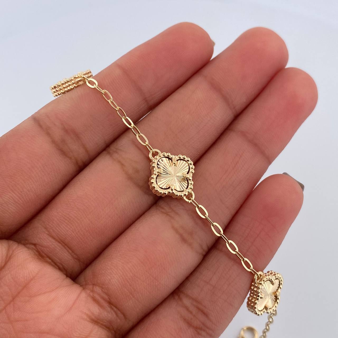 Clover Bracelet 4.7gr / 17.5cm-19cm / 1.8mm Diamond Cut 18K Yellow Gold &