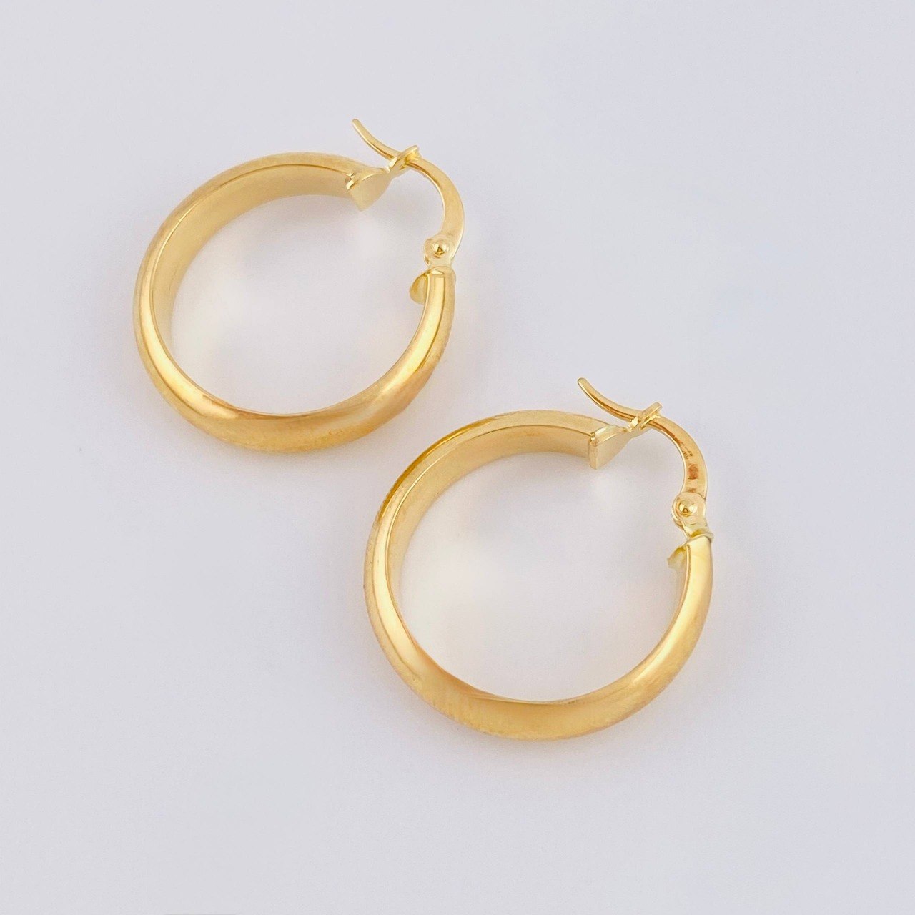 Hoop Earrings Gera 3.2gr / 1 in / Yellow Gold 18K *