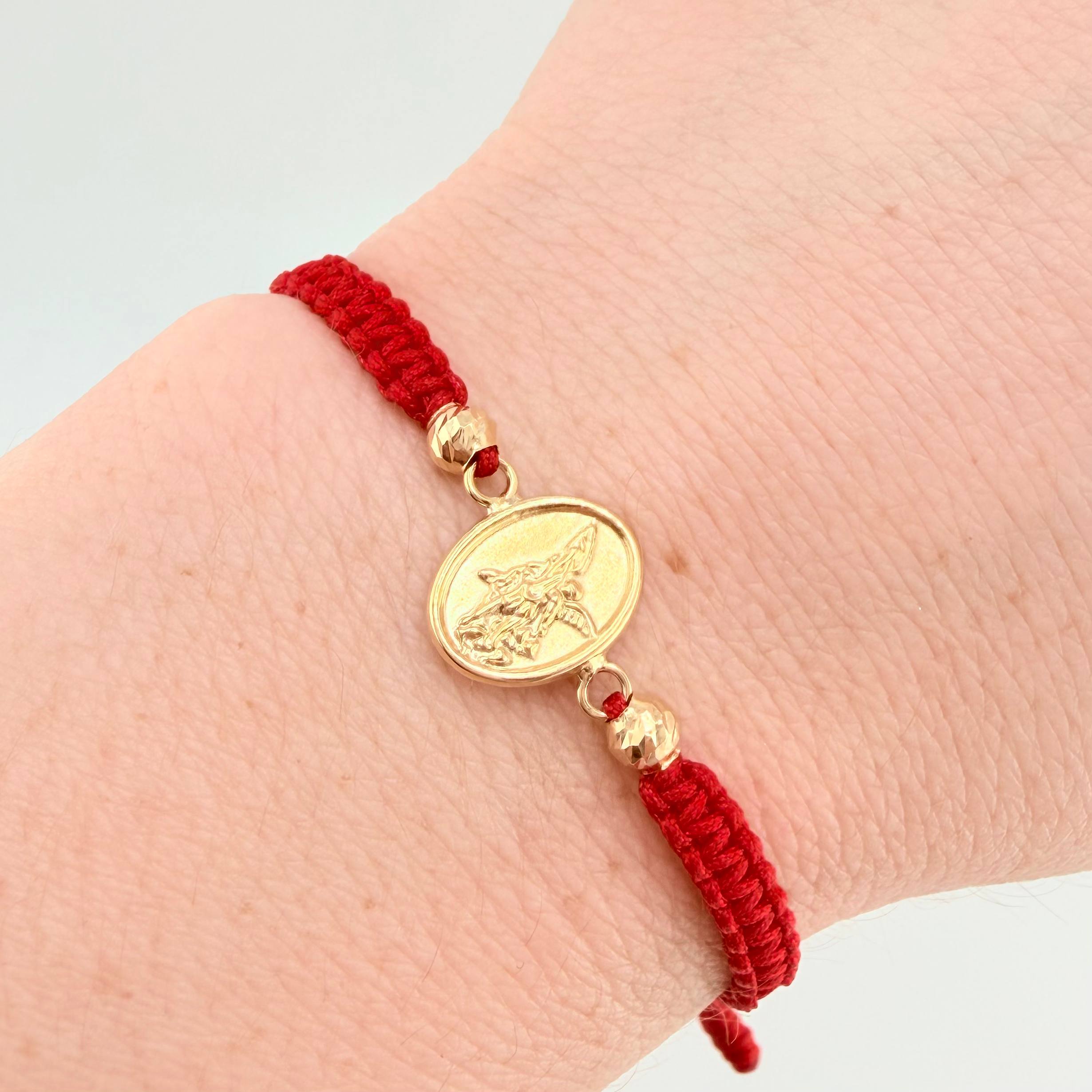 Pulsera Roja San Miguel Bolas Diamantadas 2und / Oro Amarillo 18K ©