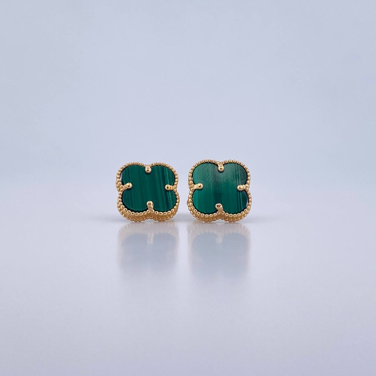 Stud Earrings Clover VCyA 2.35gr / Green Malachite Yellow Gold +4 18K &