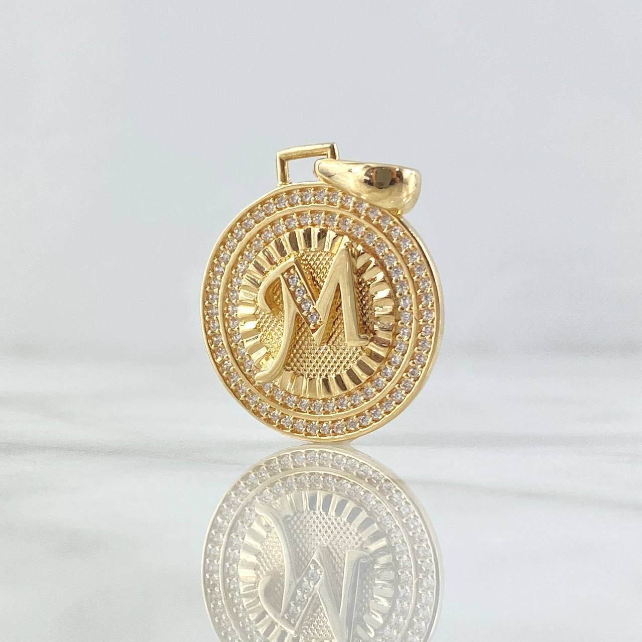 Dije Medalla Letra M 5g / 1 1/4 in Oro Amarillo 18K