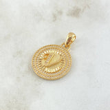 Dije Medalla Letra V 4.5g / 1 1/4 in Oro Amarillo 18K