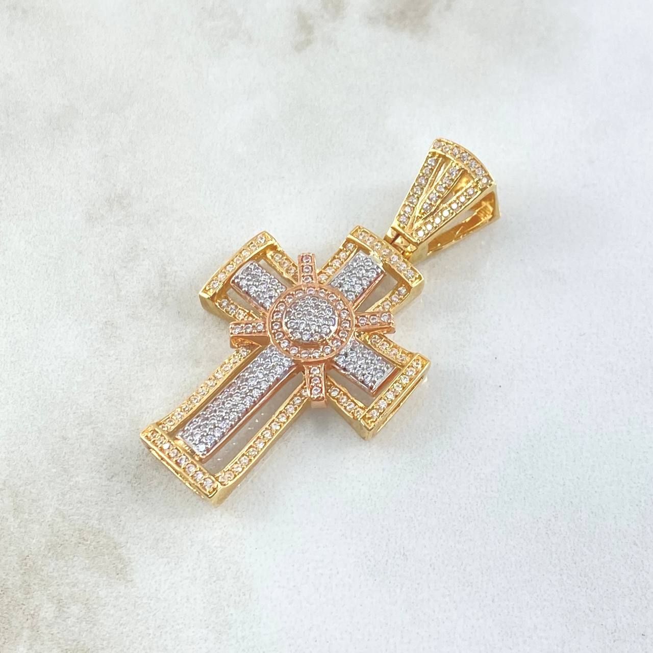 Pendant Sacred Cross Bastion 9.45gr / 4.7cm / White Zirconia Three 18K Golds *