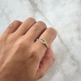 Knot Loop Ring 1.7gr / Size 6 3/4 / White Zircons 18K Yellow Gold ©