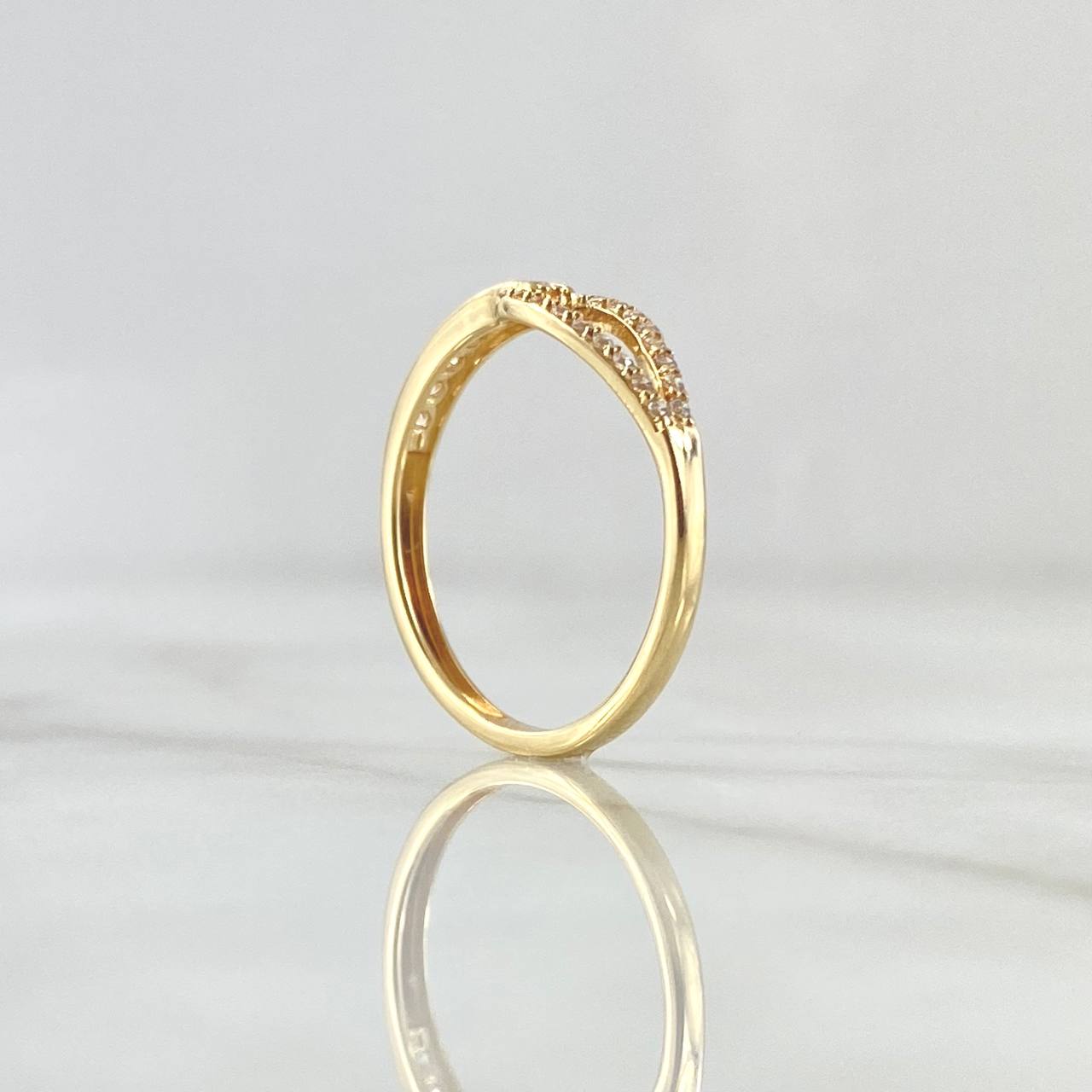 Knot Loop Ring 1.7gr / Size 6 3/4 / White Zircons 18K Yellow Gold ©