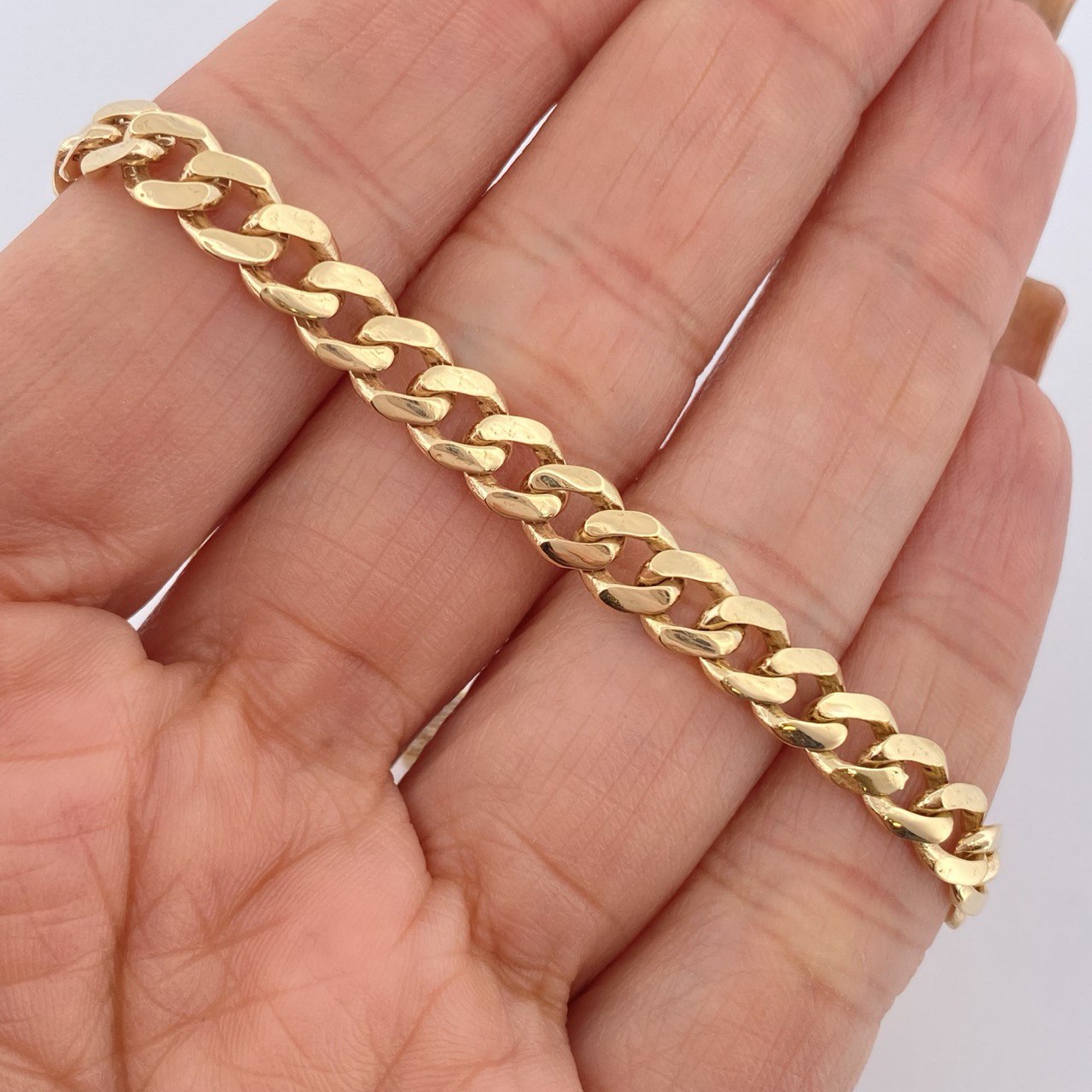 Cuban Bracelet 8.45gr / 8.2in / 18K Gold $