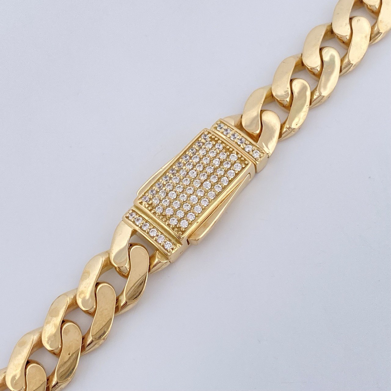 Cuban Links 46.85gr / 24.3in / 18K Gold $