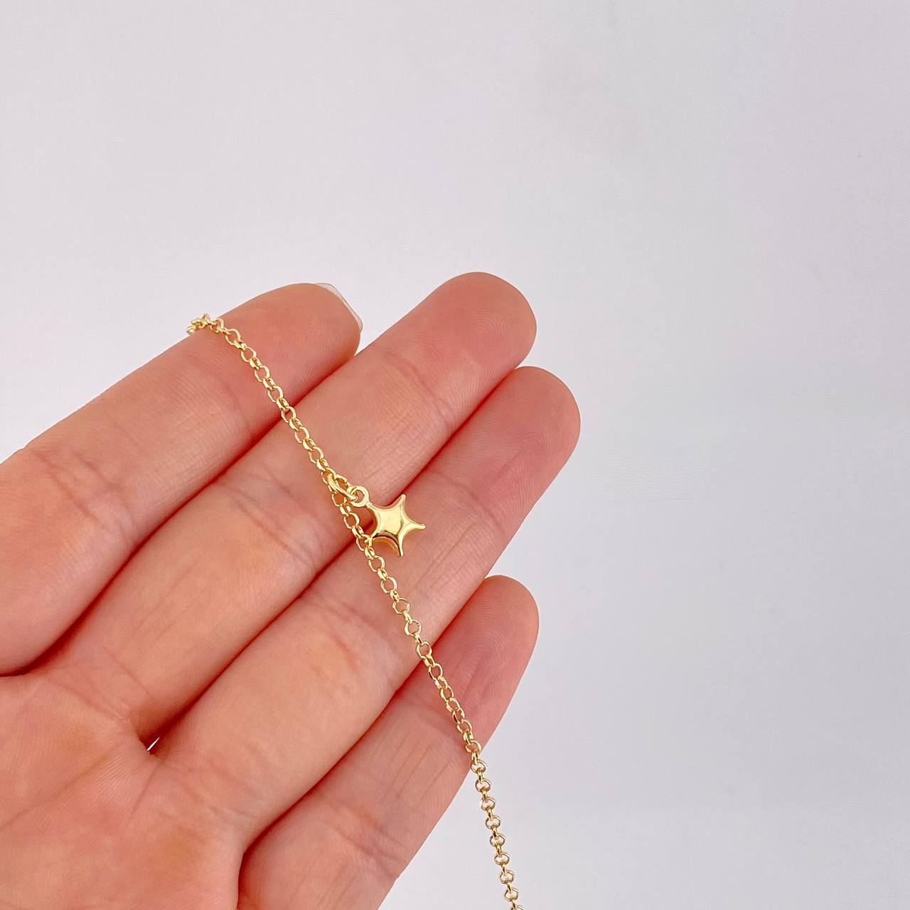 Tobillera Aro Seguido Dije 3.05g / 9 1/4 in / 1.4mm Oro Amarillo 18K