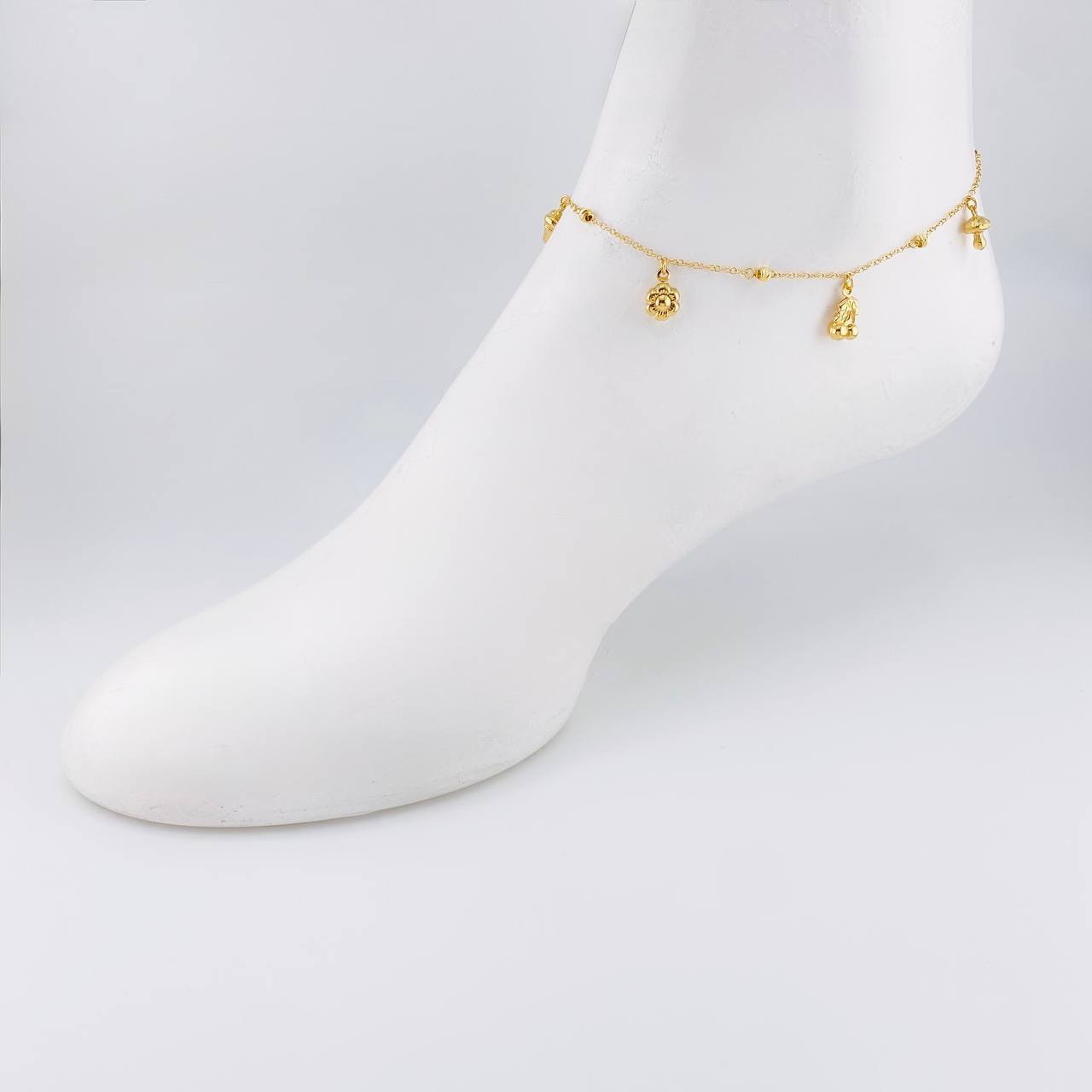 Tobillera Aro Seguido Dije 3.5g / 9 3/4 in / 0.6mm Oro Amarillo 18K