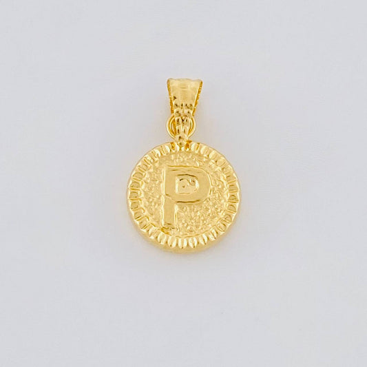 Dije Letra P Marco Bordeado 0.55g / 3/4 in Oro Amarillo 18K