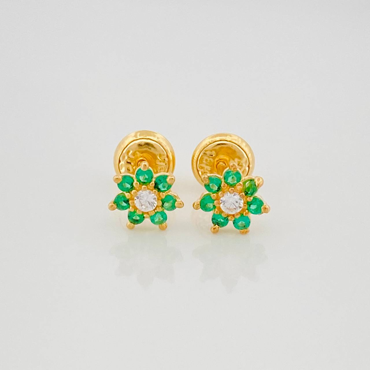 Topos Flor 0.9 g / in / 6.7 mm Oro Amarillo 18K