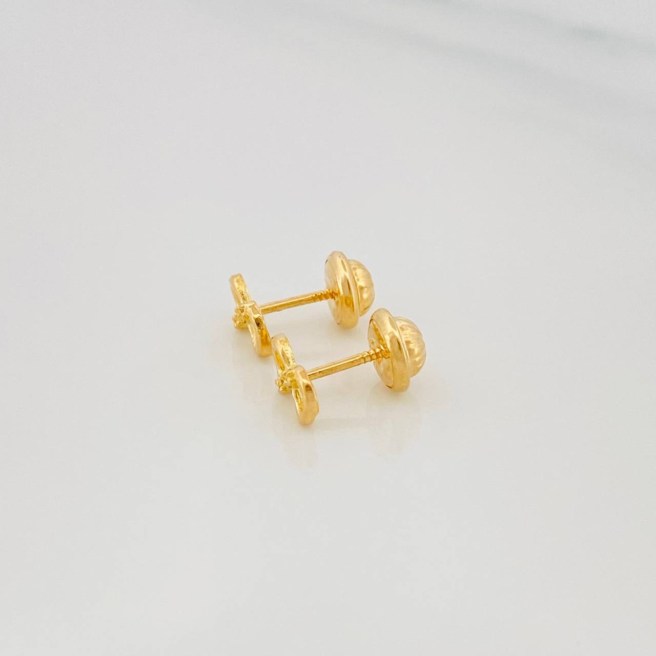 Stud Earrings Infinite 0.8 g / in / 5.8 mm Yellow Gold 18K