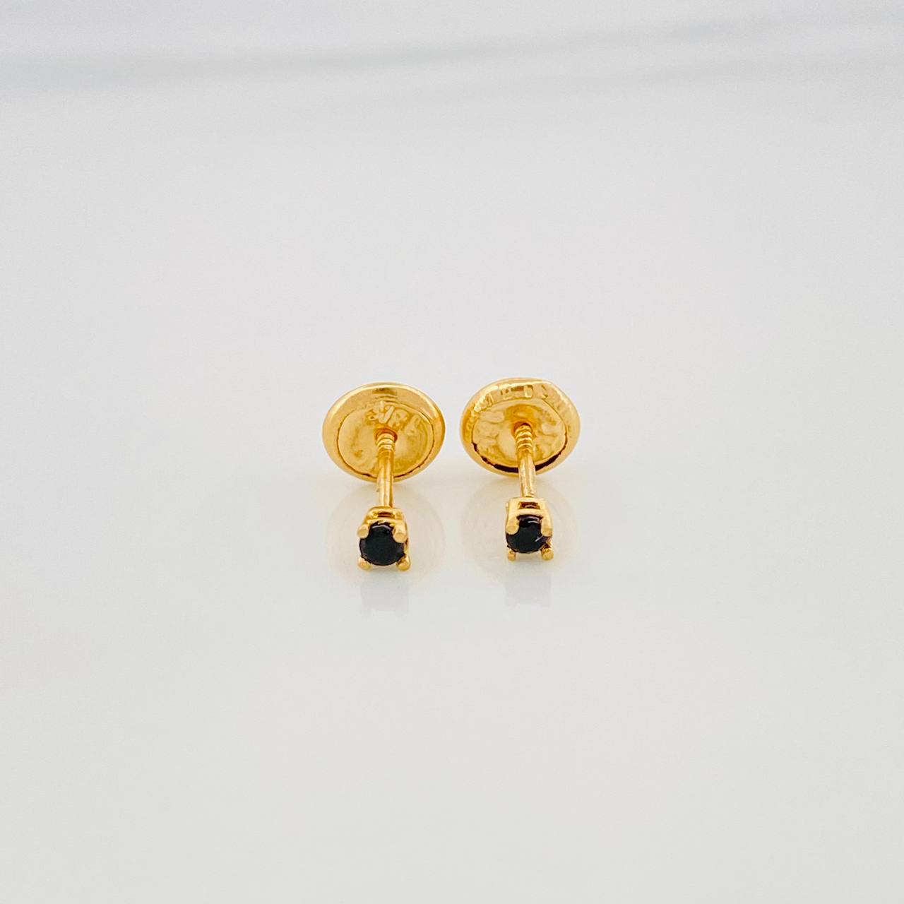 Topos Cuatro Garras 0.5 g / in / 2.3 mm Oro Amarillo 18K