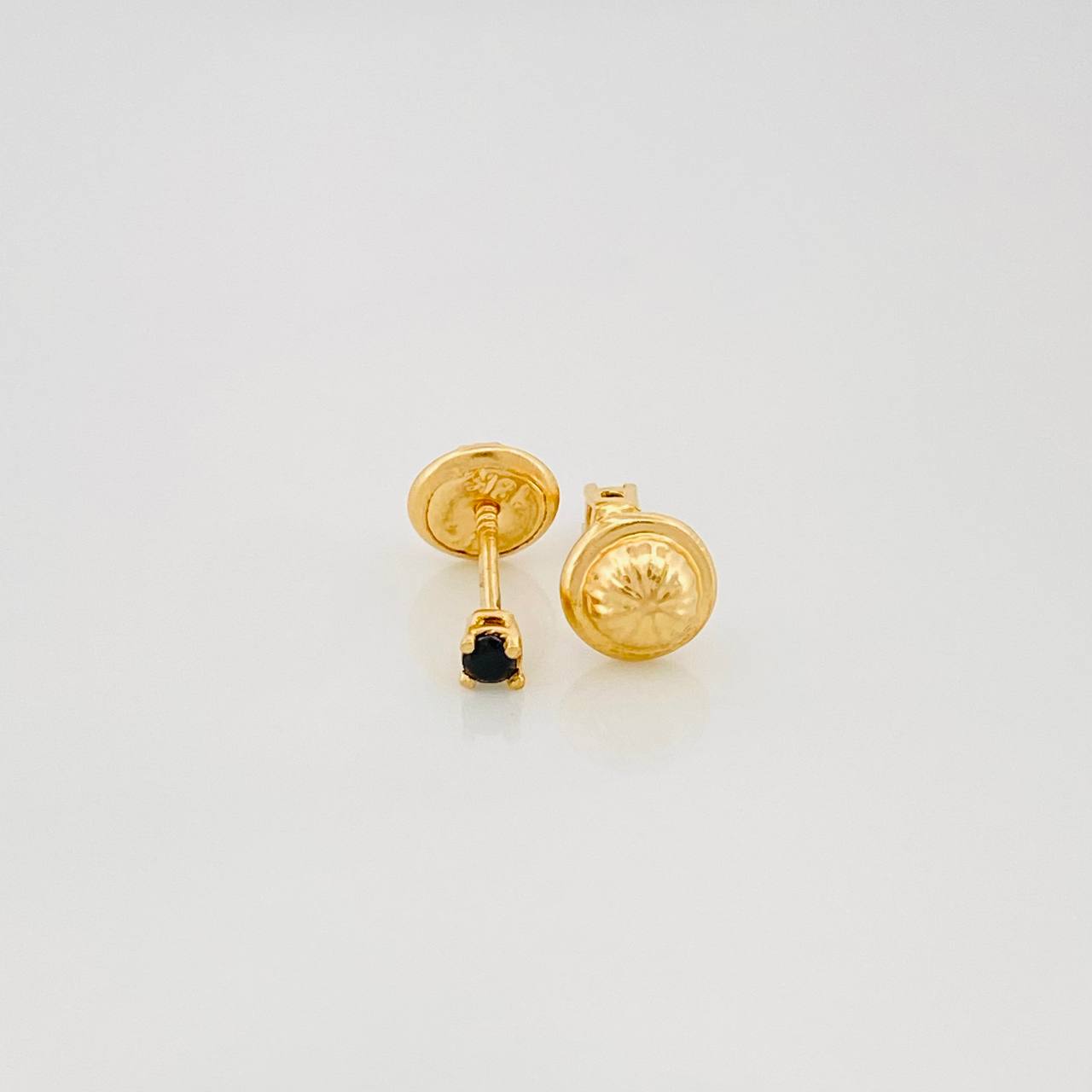 Topos Cuatro Garras 0.5 g / in / 2.3 mm Oro Amarillo 18K