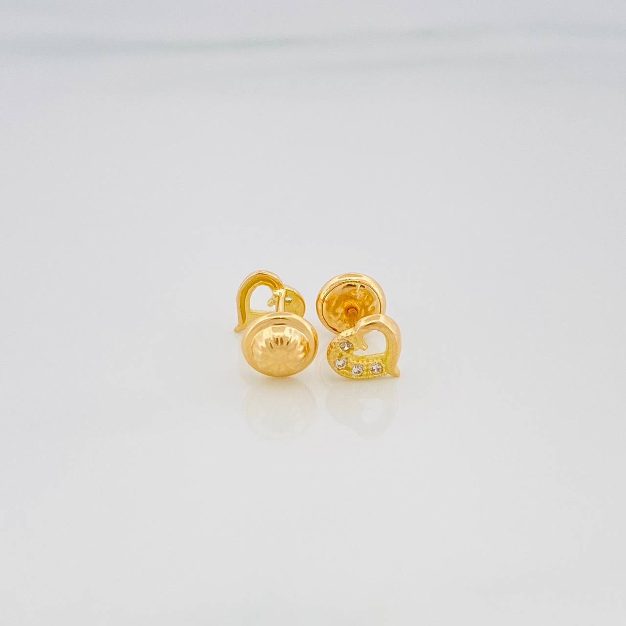 Topos Silueta Corazón 0.85 g / in / 5.8 mm Oro Amarillo 18K