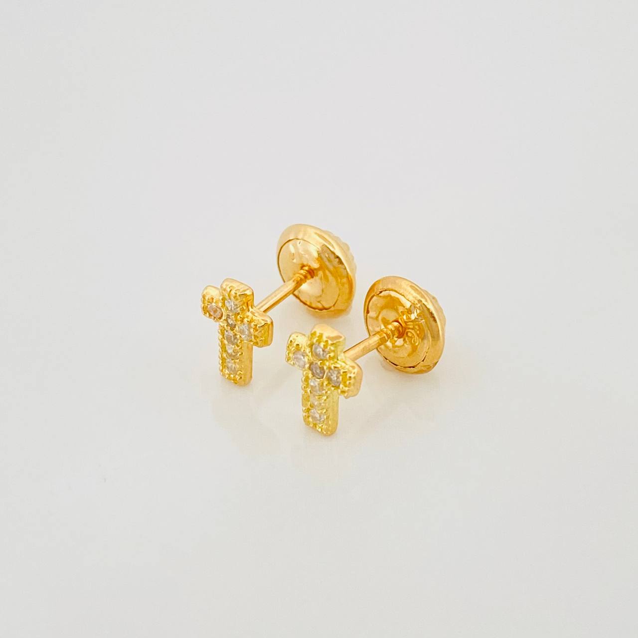 Stud Earrings Cross 0.8 g / in / 4.7 mm Yellow Gold 18K