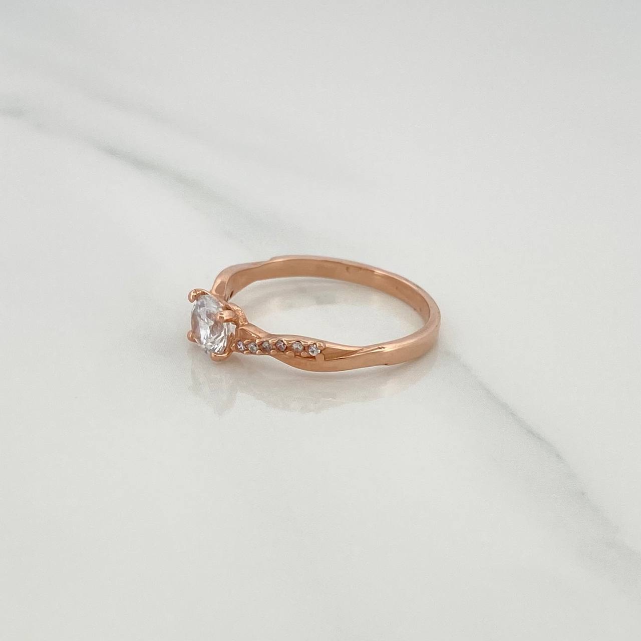 Anillo Solitario Líneas Cruzadas 1.95gr / T6 1/4 / Oro Rosa 18K &