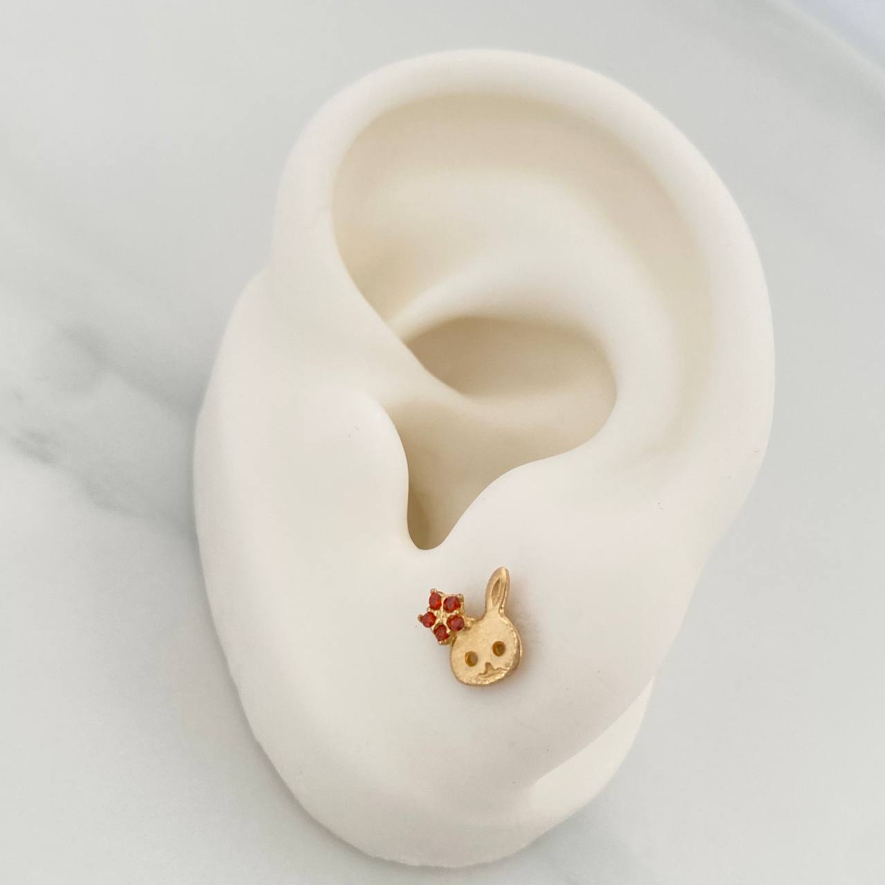 Topos Conejo 0.85gr / 6.8mm Oro Amarillo 18K %