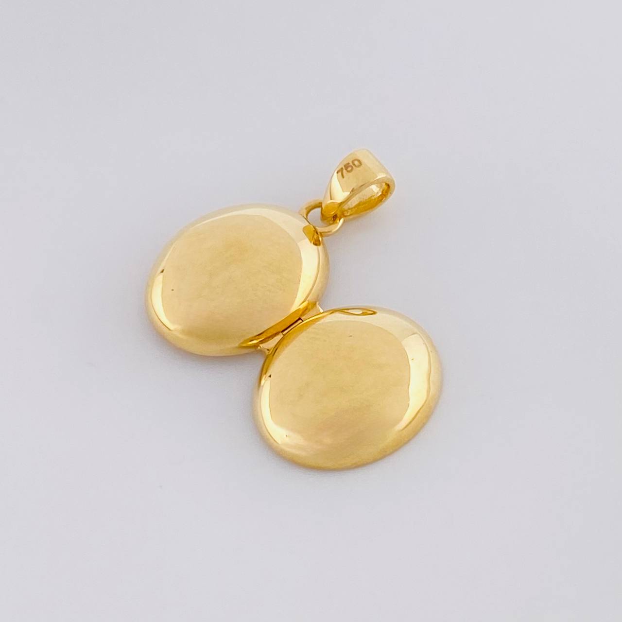 Dije Relicario Ovalo 2.15g / 3/4 in Oro Amarillo 18K