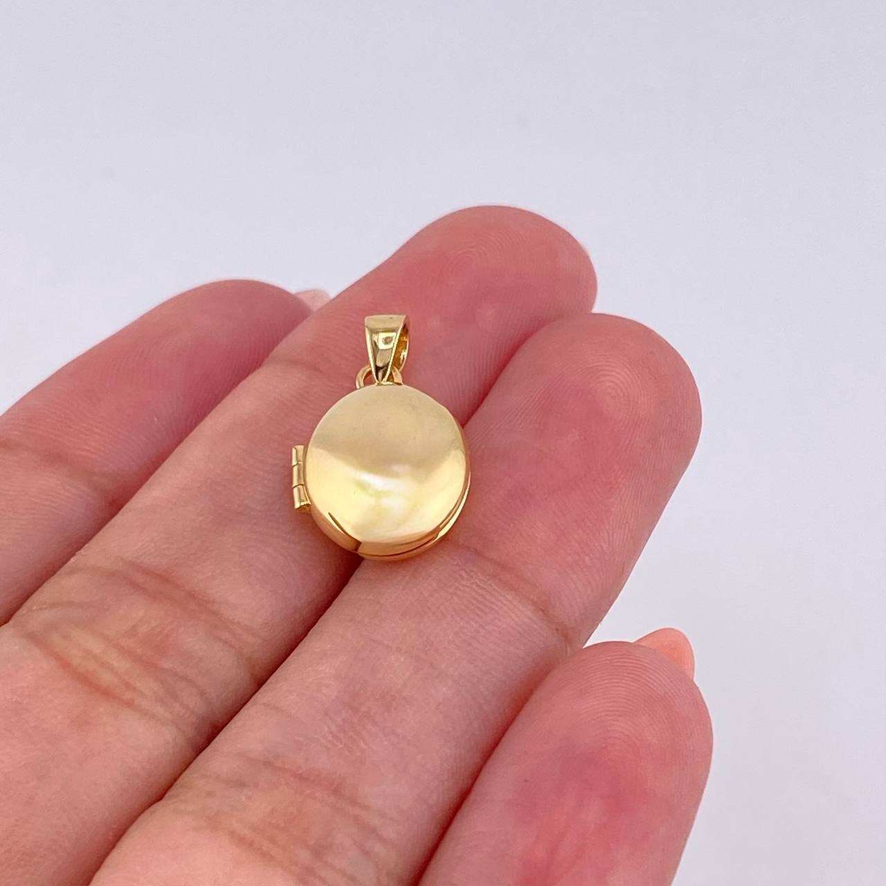 Dije Relicario Ovalo 2.15g / 3/4 in Oro Amarillo 18K