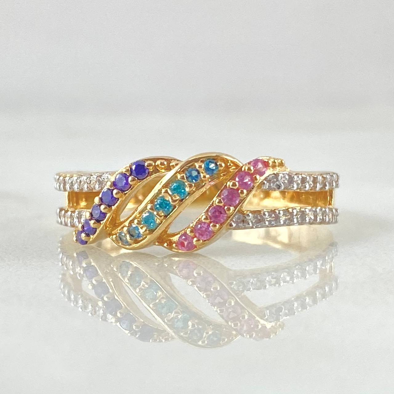 Interlaced Rail Ring 2.7gr / Size 7 1/2 / 18K Gold ©