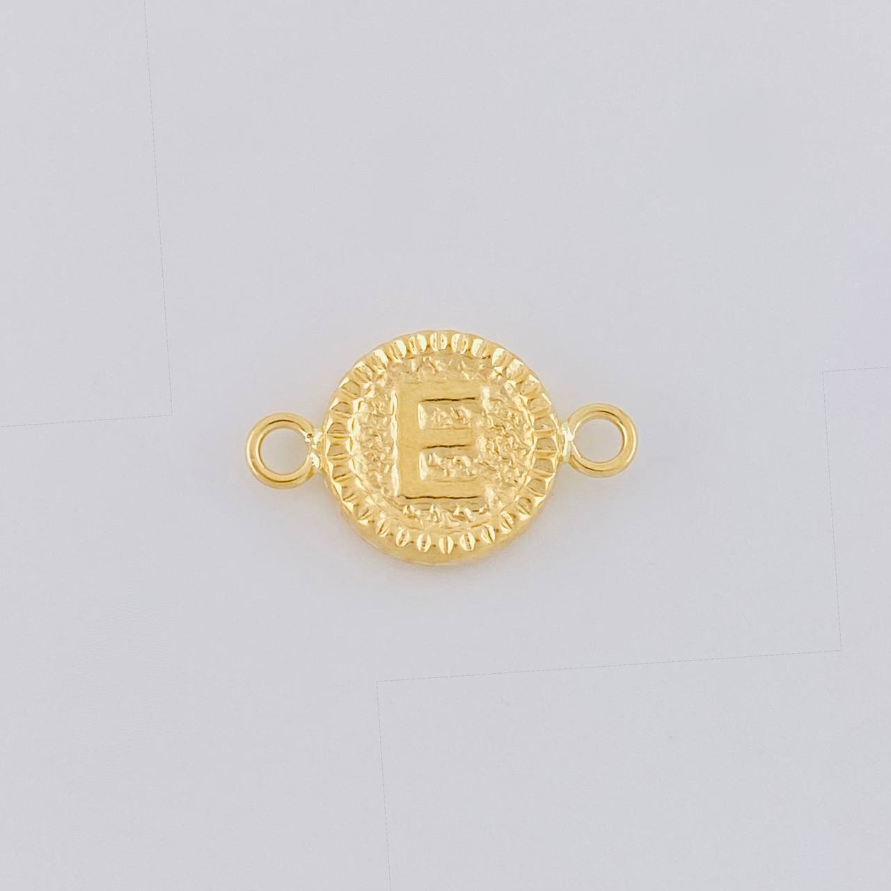 Charm Letter E Framed Border 0.55g / 3/4 in 18K Yellow Gold