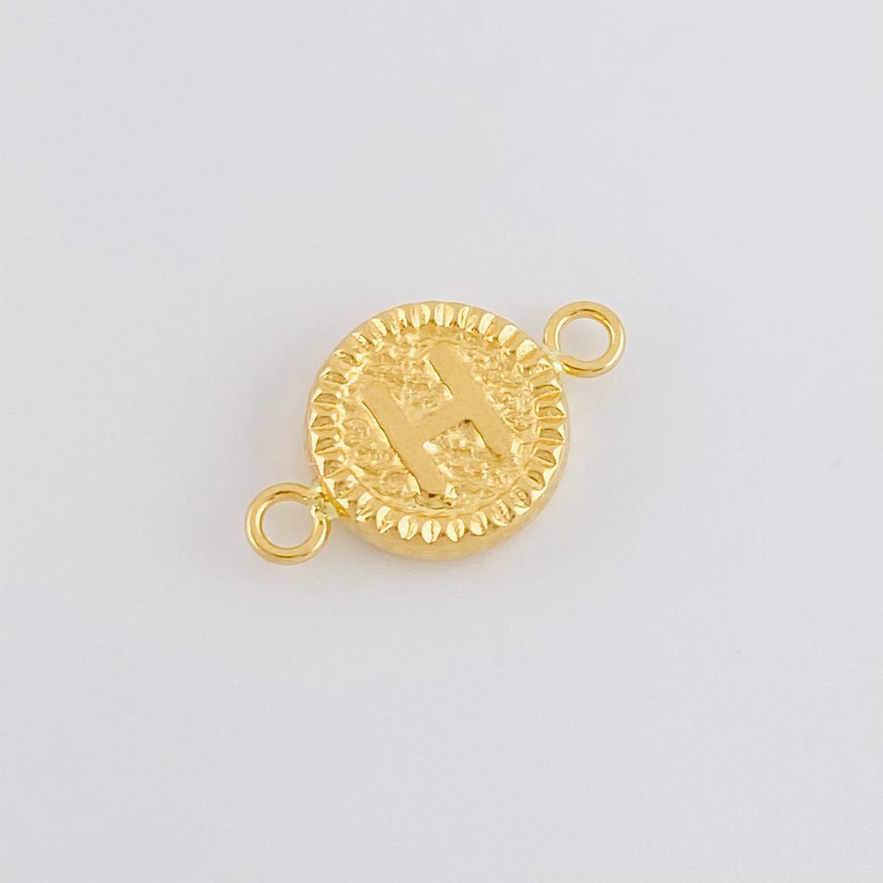 Charm Letter H Framed Border 0.65g / 3/4 in 18K Yellow Gold