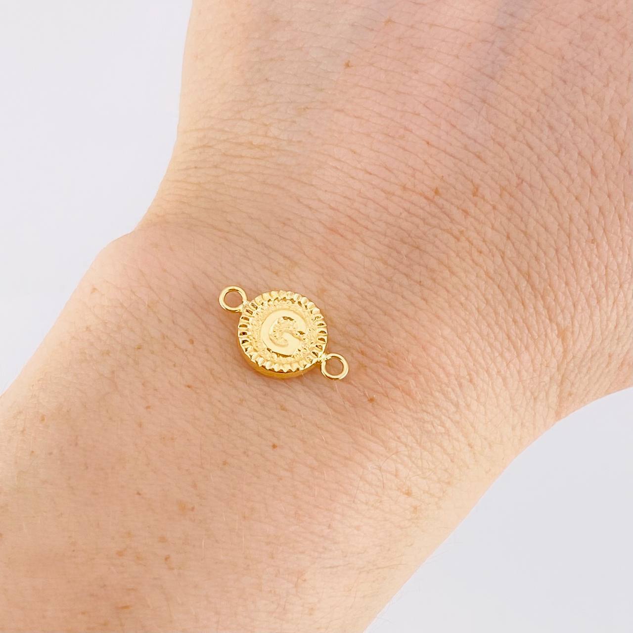 Charm Letter G Framed Border 0.6g / 3/4 in 18K Yellow Gold