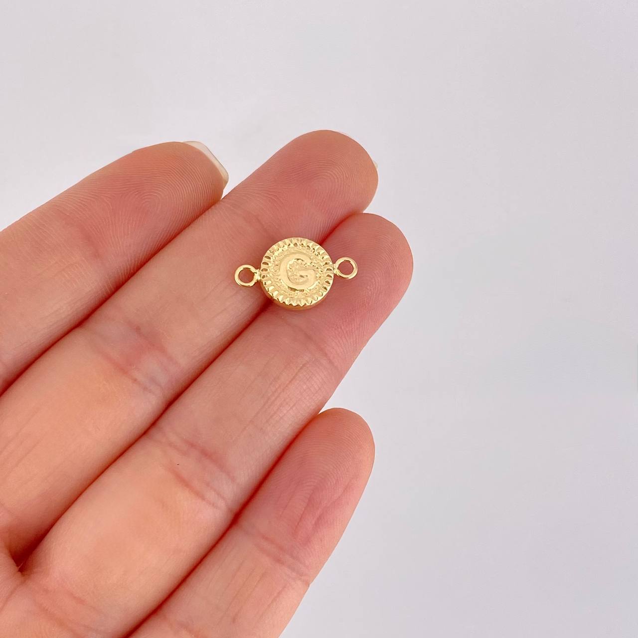 Charm Letter G Framed Border 0.6g / 3/4 in 18K Yellow Gold