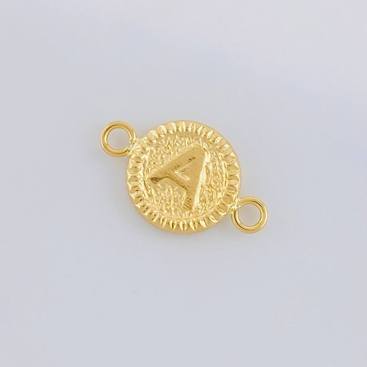 Herraje Letra A Marco Bordeado 0.55g / 3/4 in Oro Amarillo 18K