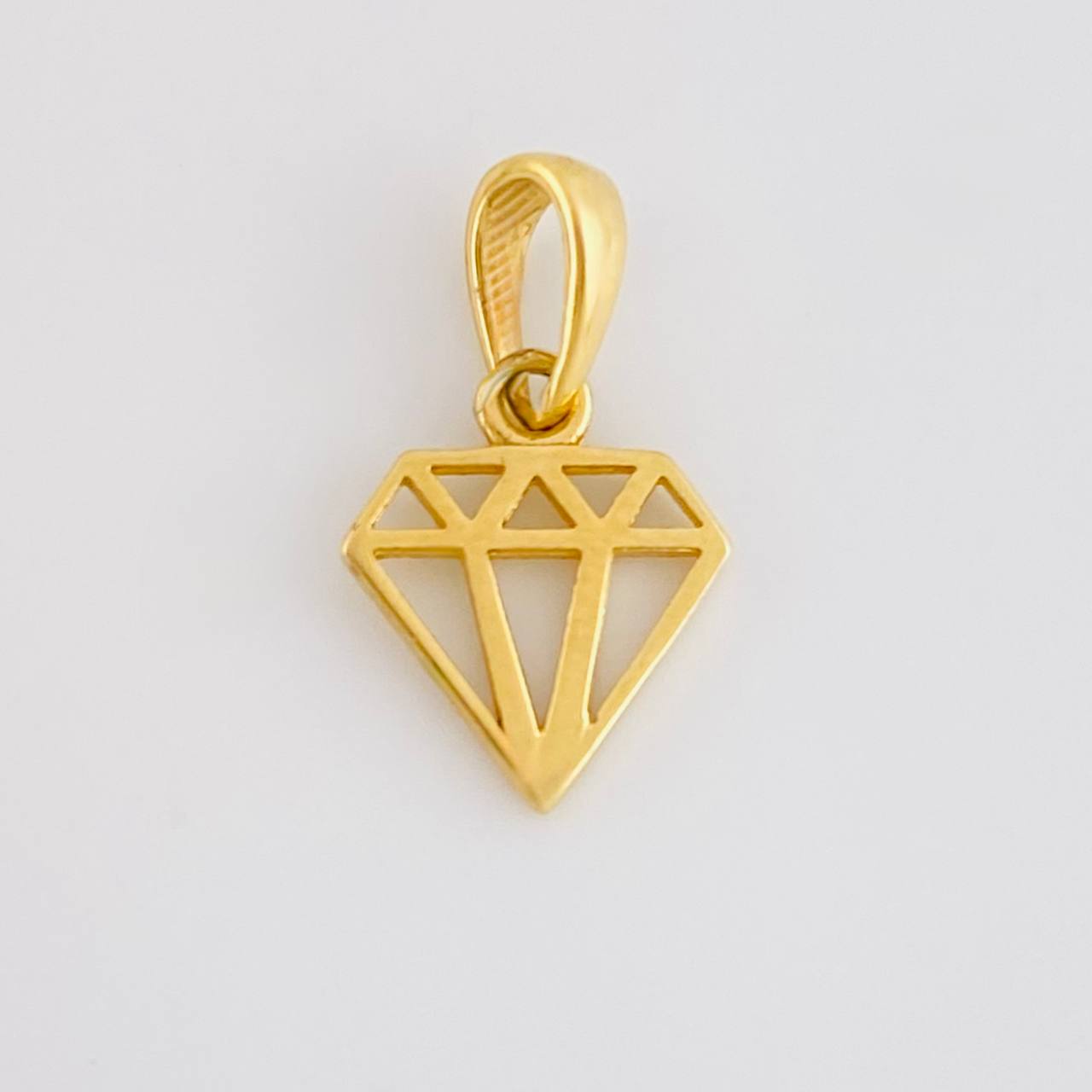 Pendant Diamond Silhouette 0.6gr / 1.5cm / Smooth Yellow Gold