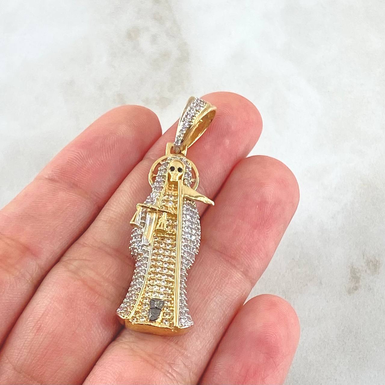 Dije Santa Muerte 7.35gr / 4.8cm-Circones Blancos Dos Oros Amarillo Blanco 18K