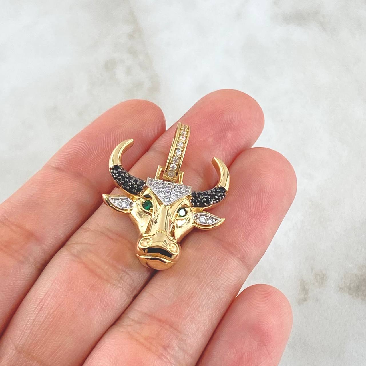 Pendant 5.4gr / 1.1in / White, Black, Green Zircons 18K Gold