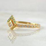 Triangular Frame Ring 1.6gr / Size 6 3/4 / 18K Gold ©