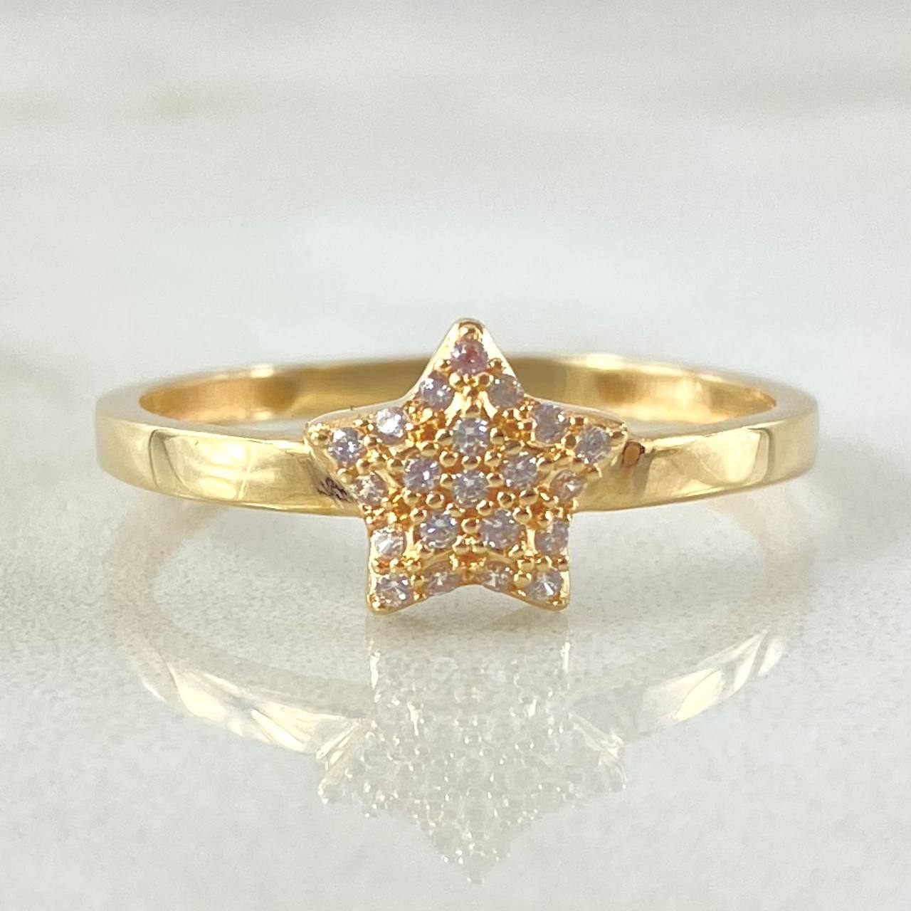 Star Ring 1.8gr / Size 7 1/2 / 18K Gold ©