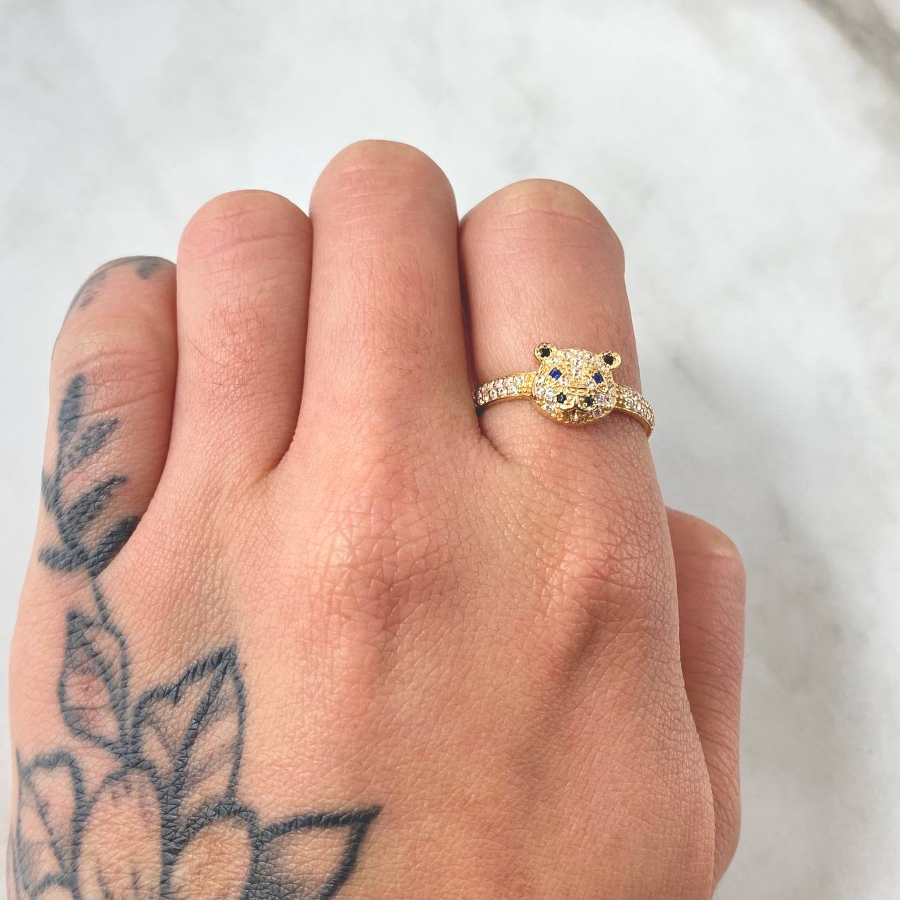 Anillo Oso 2.3gr / T7 1/2 / Oro Amarillo 18K ©