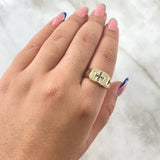 Cross Signet Ring 4.7gr / Size 9 1/4 / 18K Gold
