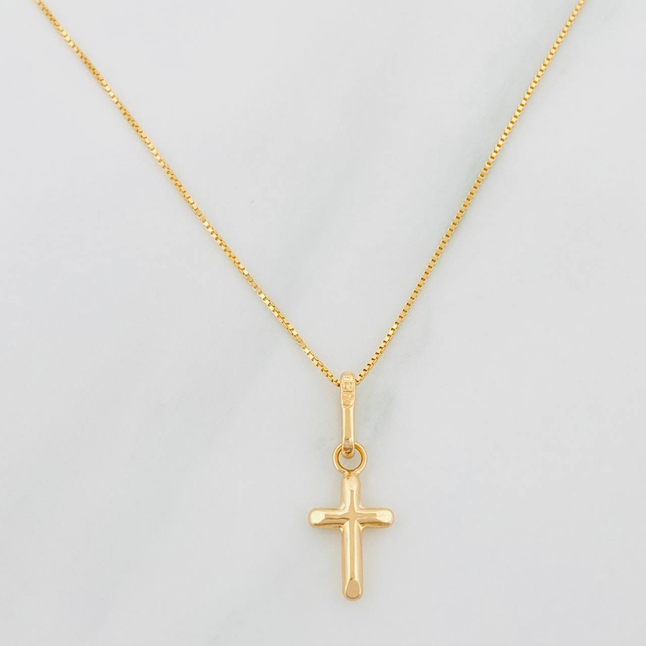 Set Cadena Veneciana + Dije Cruz / 1.4 g / 18 in Oro Amarillo 18K