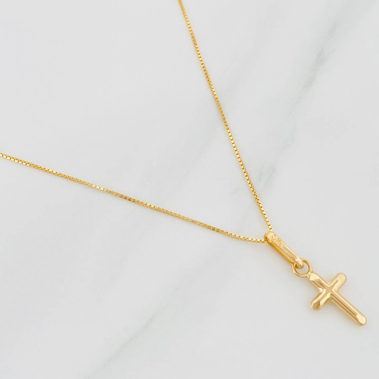 Set Cadena Veneciana + Dije Cruz / 1.4 g / 18 in Oro Amarillo 18K