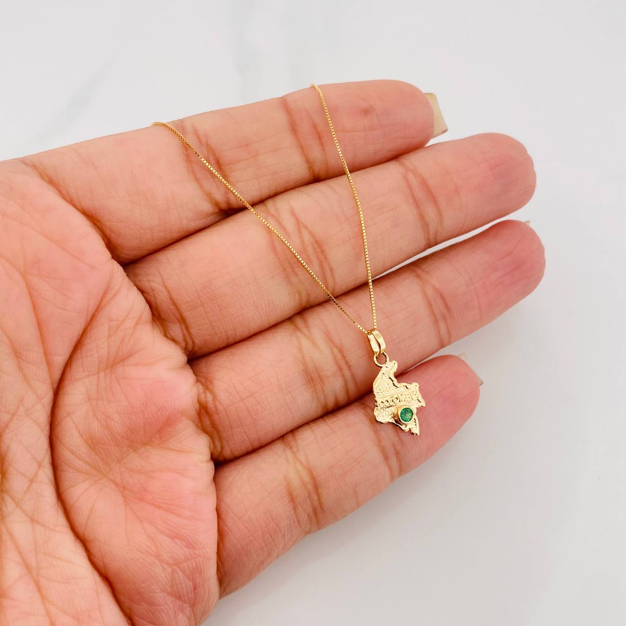 Set Cadena Veneciana + Dije Mapa Esmeralda 06Pts / 1.3 g / 19 3/4 in Oro Amarillo 18K