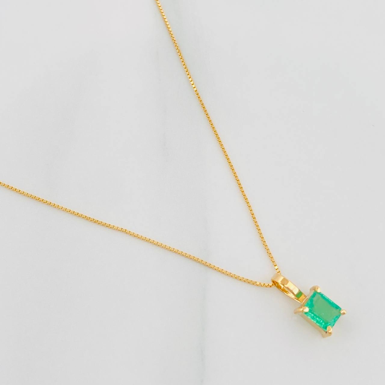 Set Cadena Veneciana + Dije Cuadrado Esmeralda 26Pts / 1.25 g / 17 3/4 in Oro Amarillo 18K