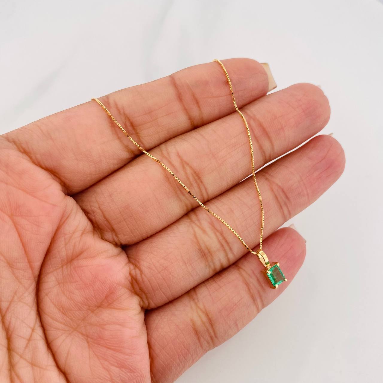 Set Cadena Veneciana + Dije Cuadrado Esmeralda 26Pts / 1.25 g / 17 3/4 in Oro Amarillo 18K