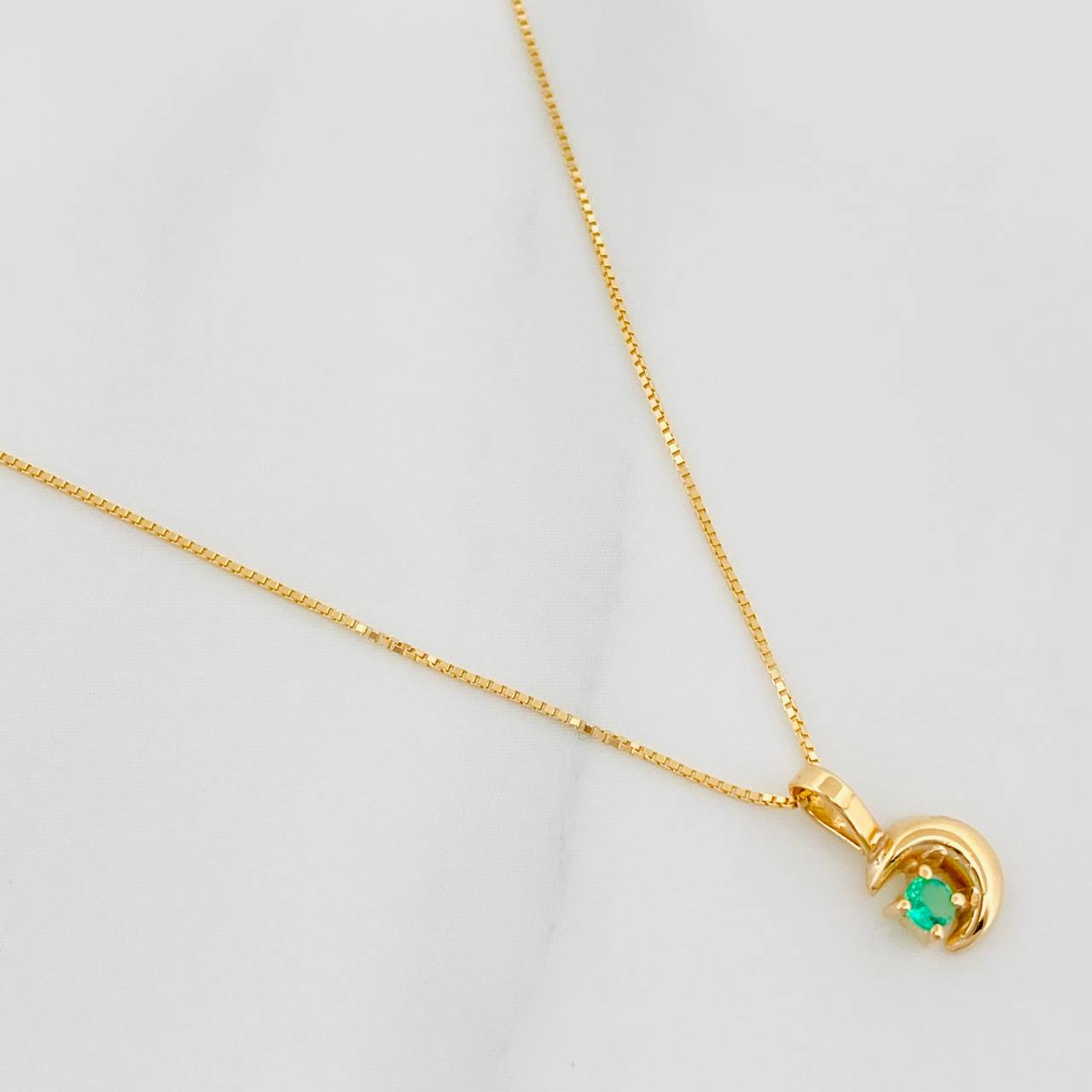 Set Cadena Veneciana + Dije Media Luna Esmeralda 03Pts / 1.25 g / 17 3/4 in Oro Amarillo 18K