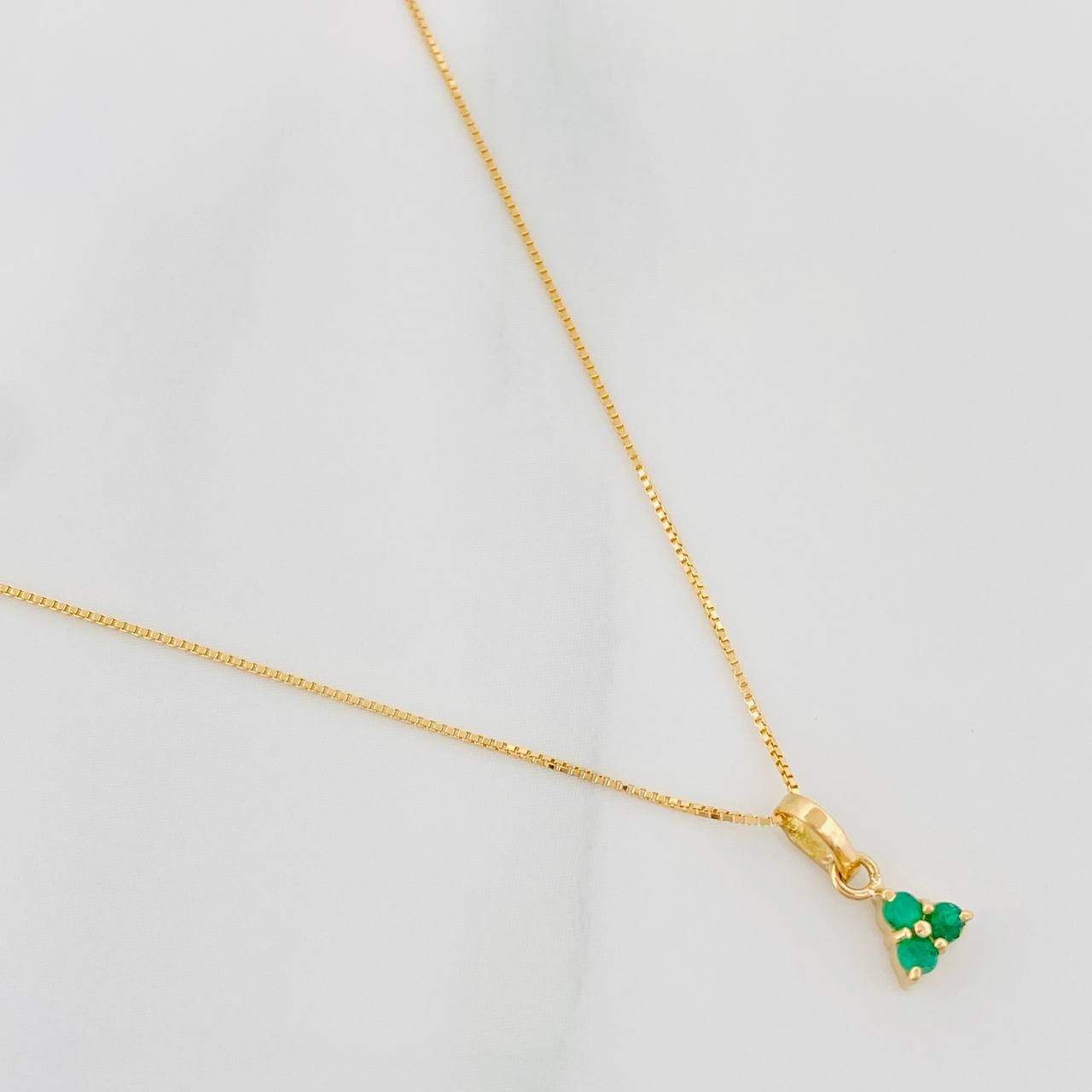 Set Cadena Veneciana + Dije Trebol Esmeralda 10Pts / 1.25 g / 17 3/4 in Oro Amarillo 18K