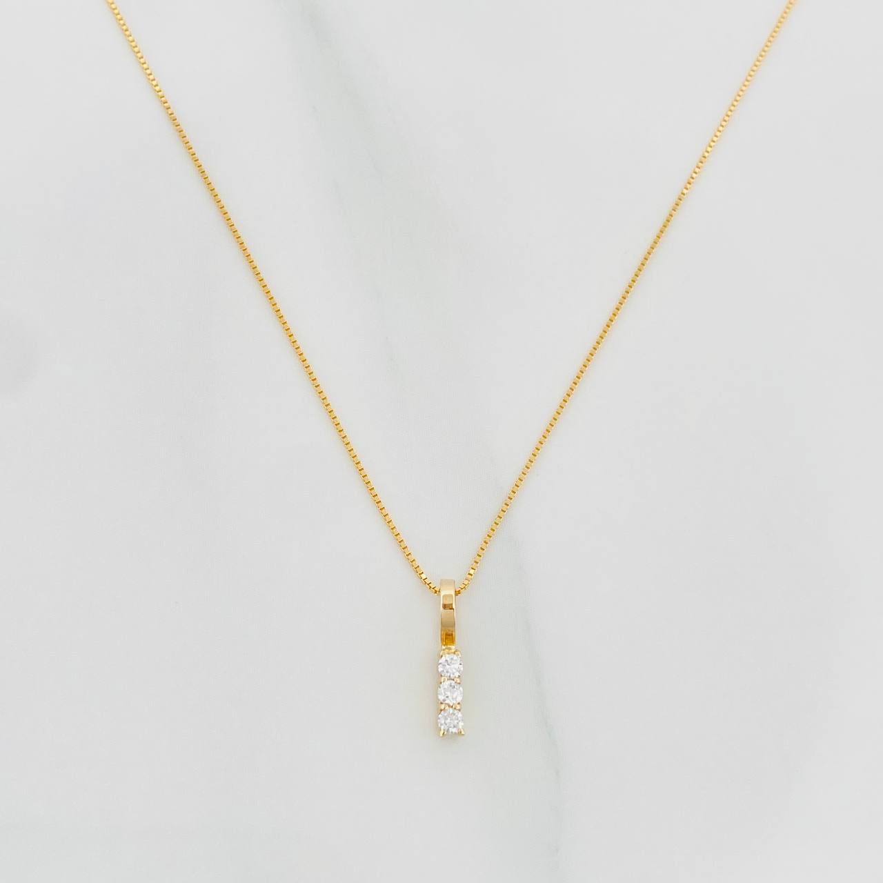 Set Cadena Veneciana + Dije Trio Lineal Diamantes 06Pts / 1.3 g / 17 3/4 in Oro Amarillo 18K