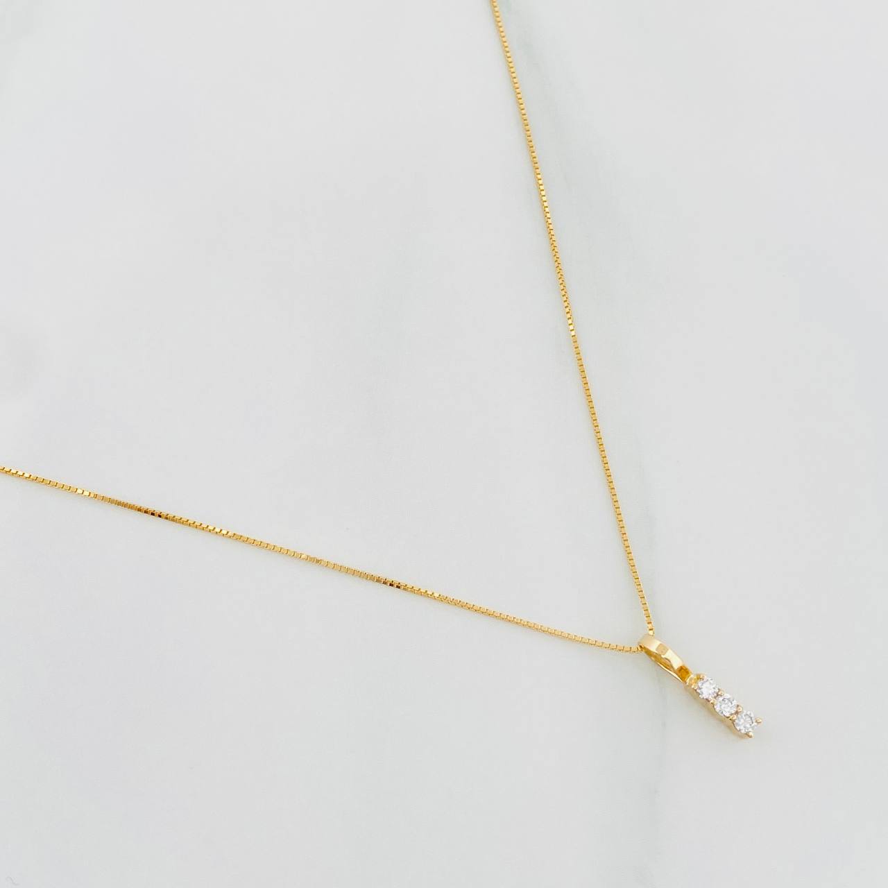 Set Cadena Veneciana + Dije Trio Lineal Diamantes 06Pts / 1.3 g / 17 3/4 in Oro Amarillo 18K